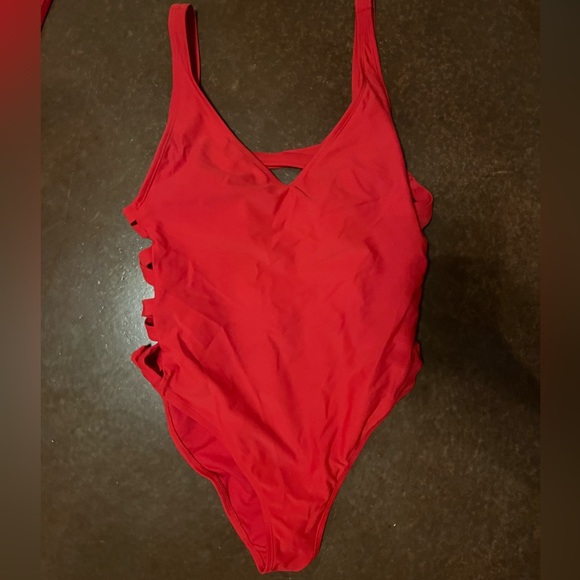 Target one piece with cutouts - Picture 4 of 5